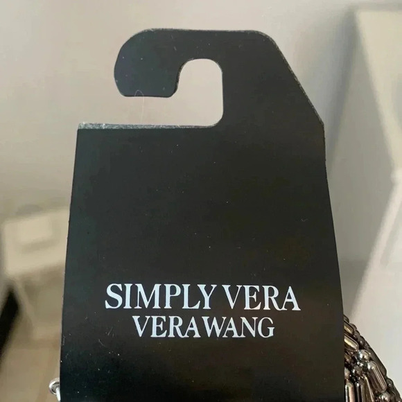 Simple vera vera wang Necklace - Picture 3 of 4